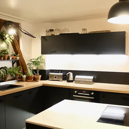 Design Apt Near Republique Apartament