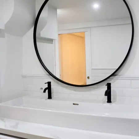Design Apt Near Republique Apartament